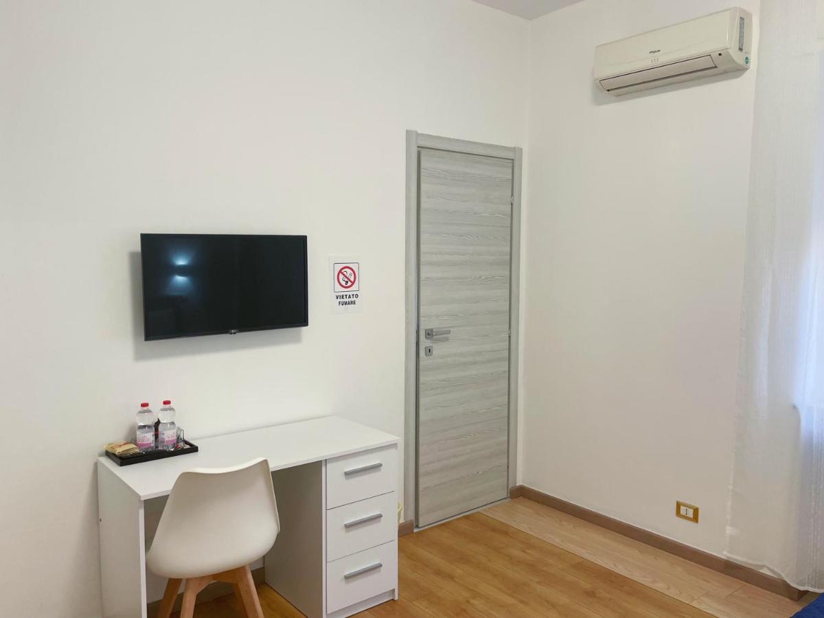 Nuovo Confortini Rooms Sunday ヴェローナ エクステリア 写真