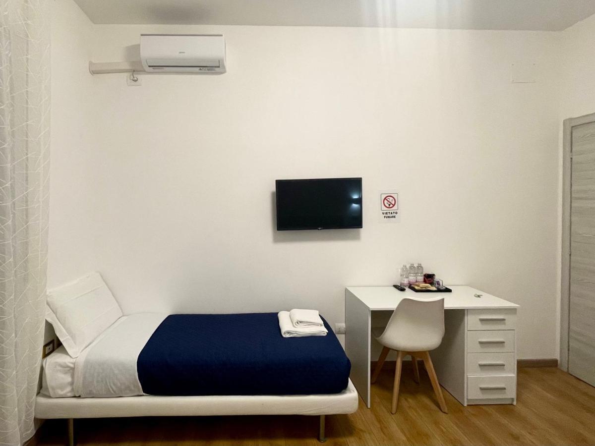 Nuovo Confortini Rooms Sunday ヴェローナ エクステリア 写真