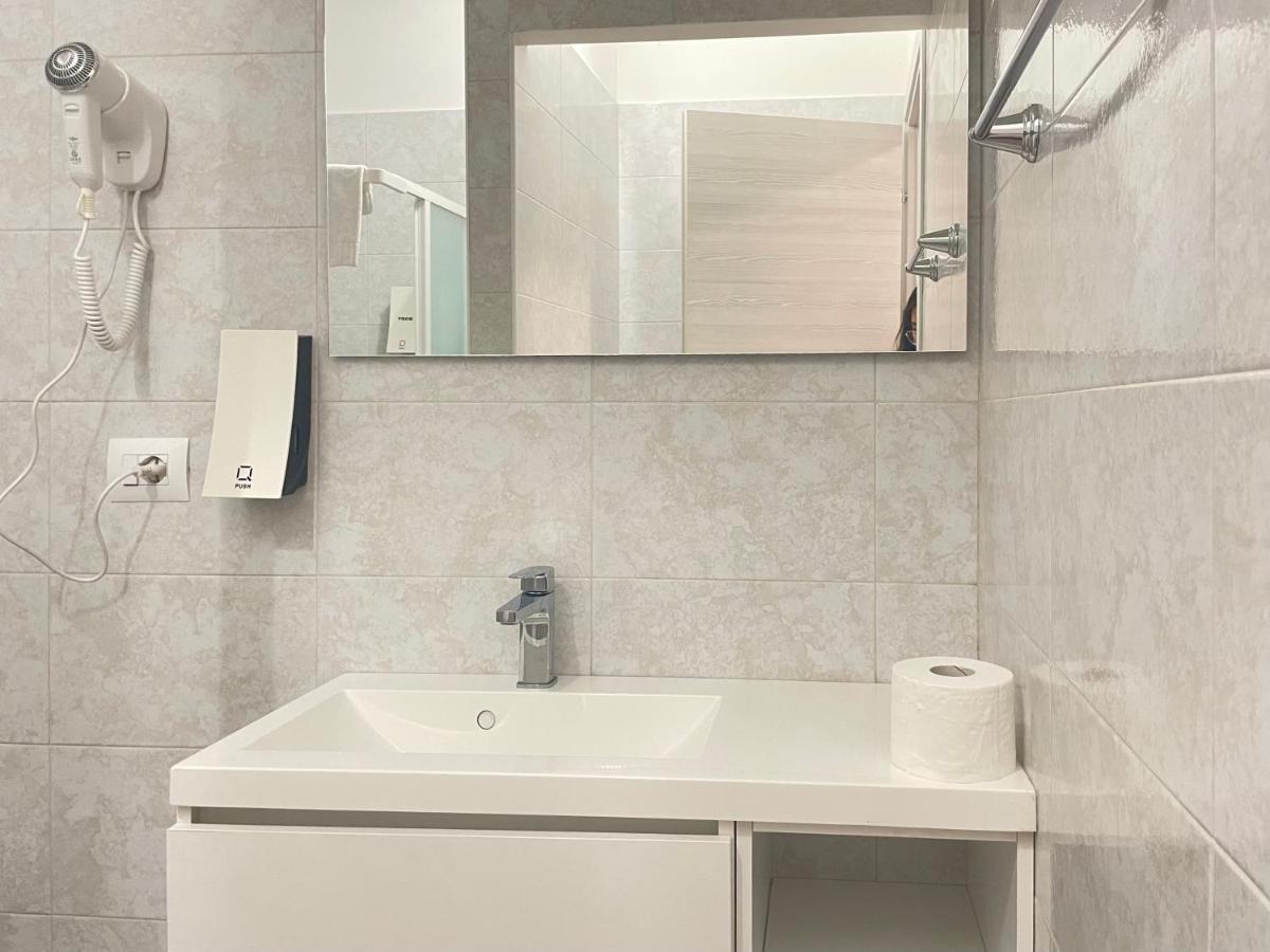 Nuovo Confortini Rooms Sunday ヴェローナ エクステリア 写真
