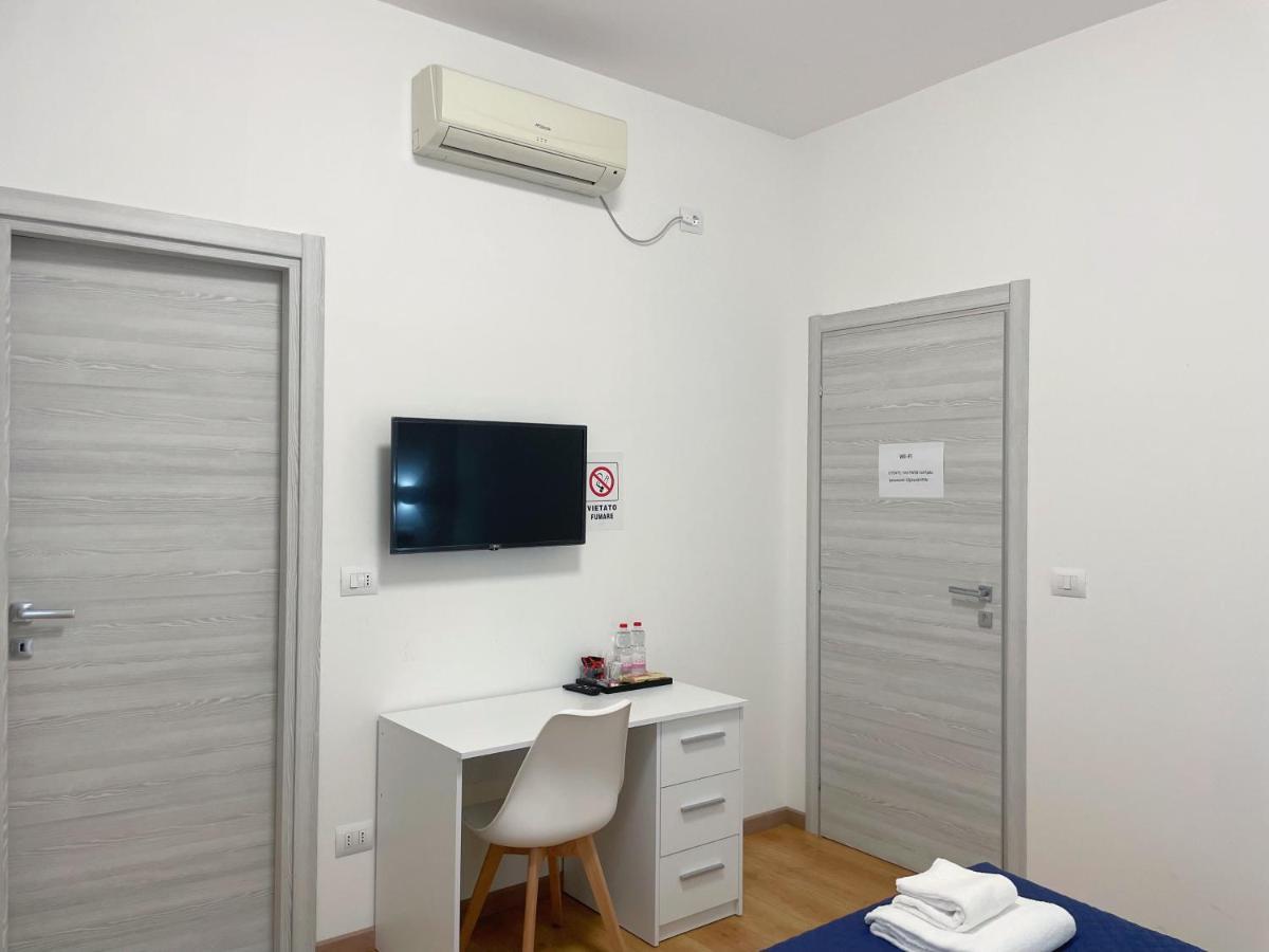 Nuovo Confortini Rooms Sunday ヴェローナ エクステリア 写真
